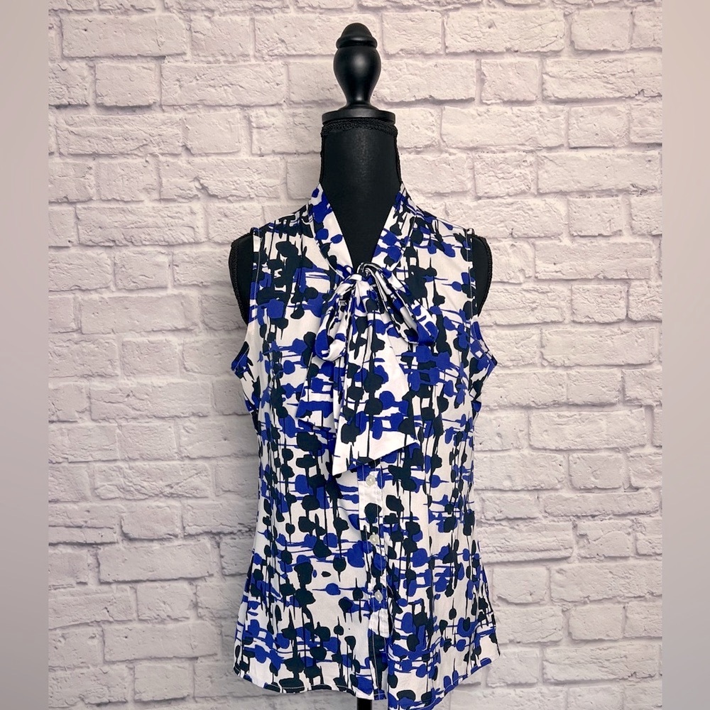 Banana Republic Factory Sleeveless Button Down Top with Bow Detail size S